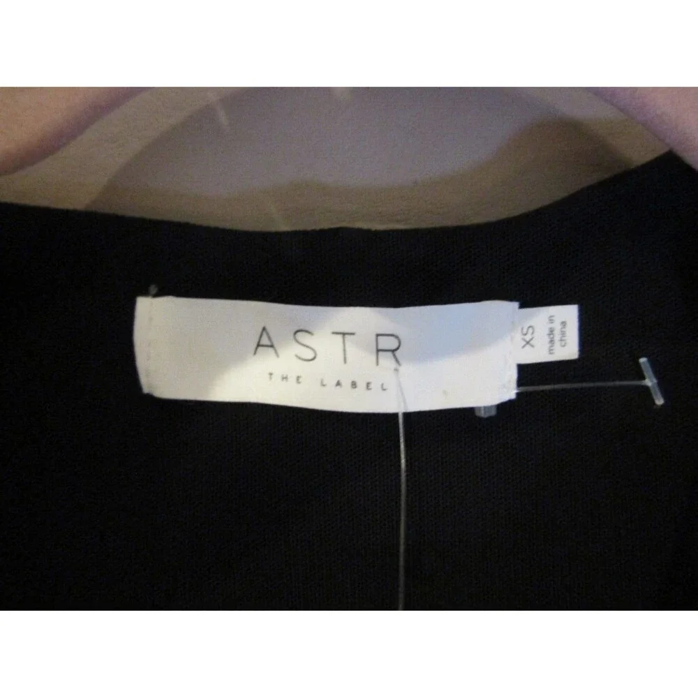 Astr the Label Bodysuit NWOT Amora Black Puff Sleeve Plunge Neck Size XS